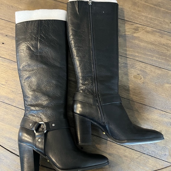 Ralph Lauren black heeled boots. - Picture 7 of 8